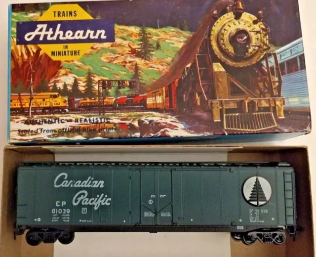 Ho Scale Athearn Rail Runner Canadian Pacific plug door  Box car   Vintage