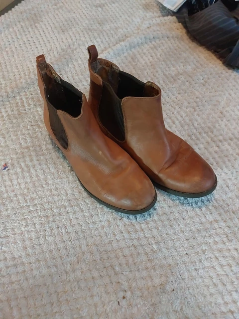 Stivaletti alti marroni Clarks