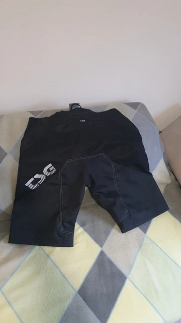 Stupendi pantaloni corti mtb, xc fino a dh, e gravel, NUOVI MAI USATI, perfetti!