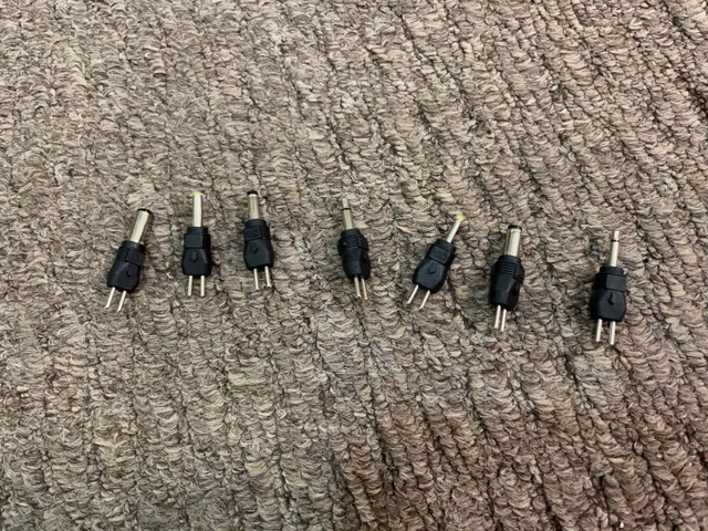 Universal Multi-Voltage Adjustable Power Supply Adapter - 7 TIPS ONLY