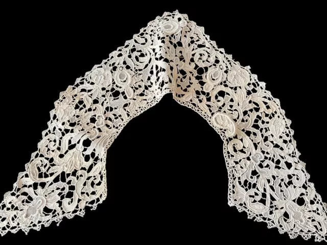 Antique Lace -Venetian Needlelace Collar