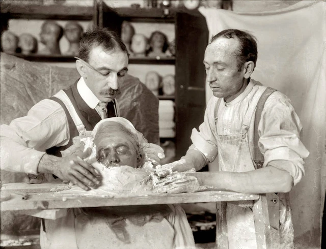 Antique Post Mortem Death Mask Photo 303b Oddleys Strange & Bizarre