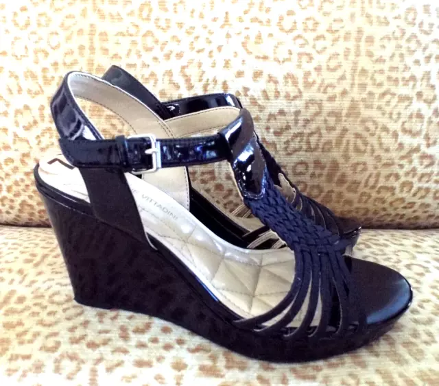 NEW***ADRIENNE VITTADINI Sz 7M leather wedge SANDALS black!!