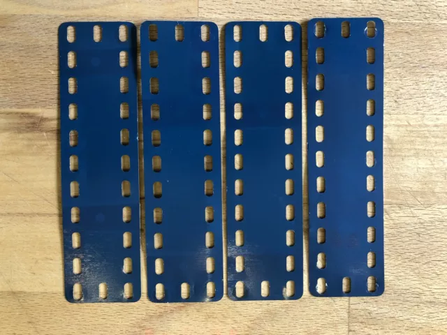 Märklin Metallbaukasten, 4 Verkleidungsplatten 11411, 3x11 Loch, blau/blau