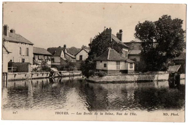 CPA 10 - TROYES (Aube) - 123. Les Bords de la Seine, rue de l'Ile - ND Phot