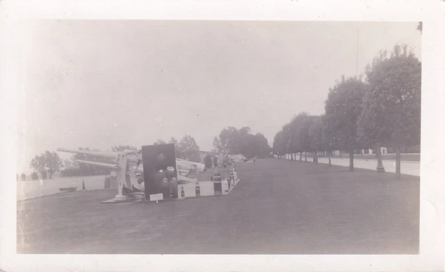 ORIGINAL WWII SNAPSHOT photo BIG ARTILLERY GUN DISPLAY OF DIF CALIBER ...