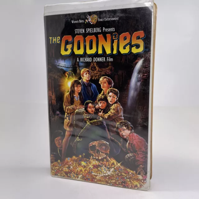 THE GOONIES, 1985 (VHS, 2001) White Clam Shell, Cave Label Steven ...