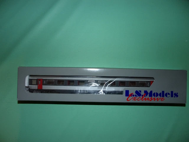 LS MODELS VOITURE voyageurs 2ième classe + FOURGON PLM 3 PATTES 14076