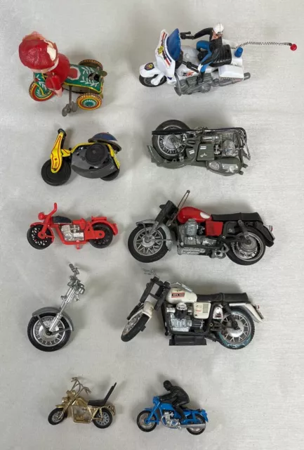 Ancien XXème lot de 10 motos Polistil Majorette.