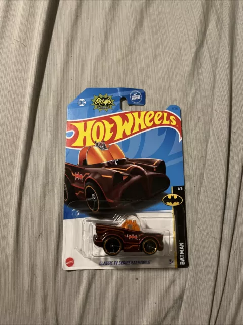 2023 Hot Wheels Super Treasure Hunt Tooned Classic TV Batmobile w/  Protector