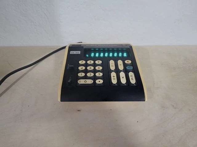 Calculatrice De Poche Vintage Olympia LC 825Slim - Testée Fonctionne (collection)