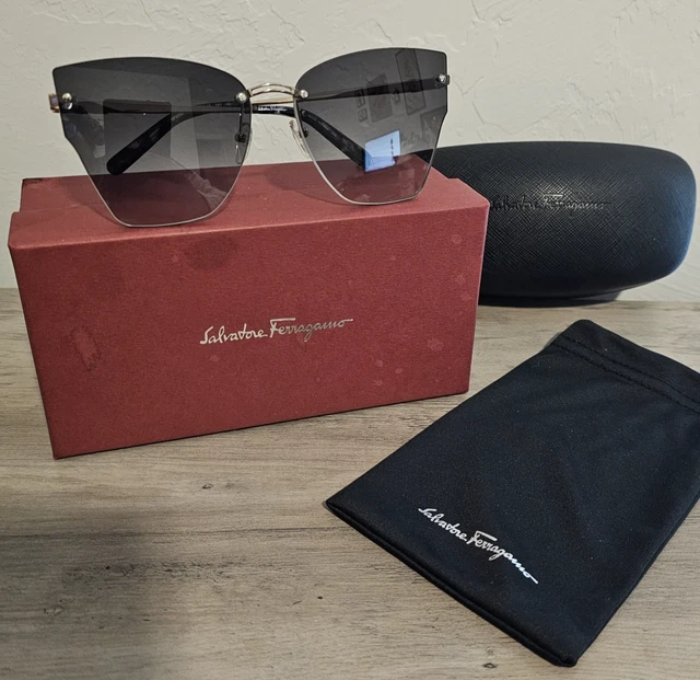 FERRAGAMO SUNGLASSES SF223S 42687 726 Gold green Woman  display picture 1