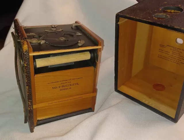 Antique Eastman Kodak No. 2 Bulls-Eye Model D Box Camera Great Condition &Pouch