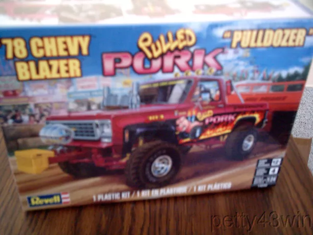 14532 Revell 78 Chevy Blazer "Pulled Pork" Pulldozer Model Kit    Gs