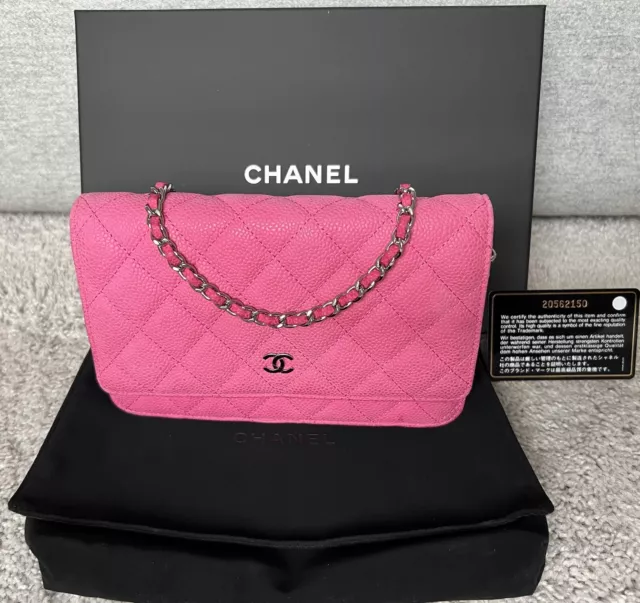 Chanel Iridescent Light Pink Chevron Quilted Caviar Zip Around Coin Purse  Silver Hardware, 2017 Available For Immediate Sale At Sotheby's