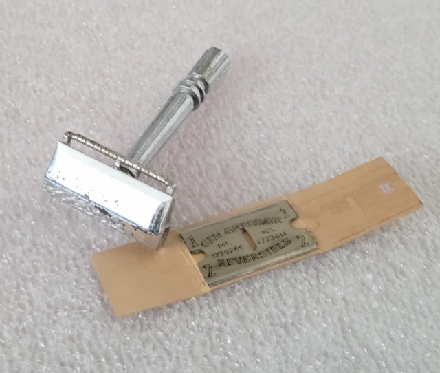 Antique 1930s GEM Micromatic Single Edge Safety Razor Screw Bottom with 3 Blades