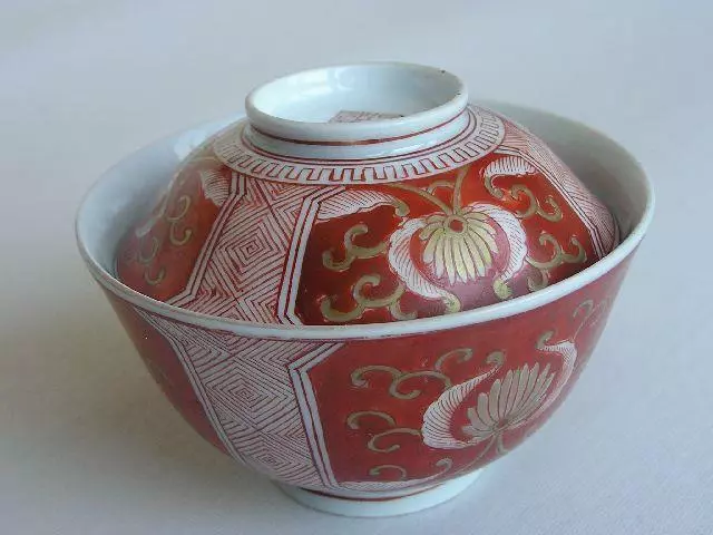 Antique Japanese Imari chawan with floral decoration 1780-1820 handpainted #4616