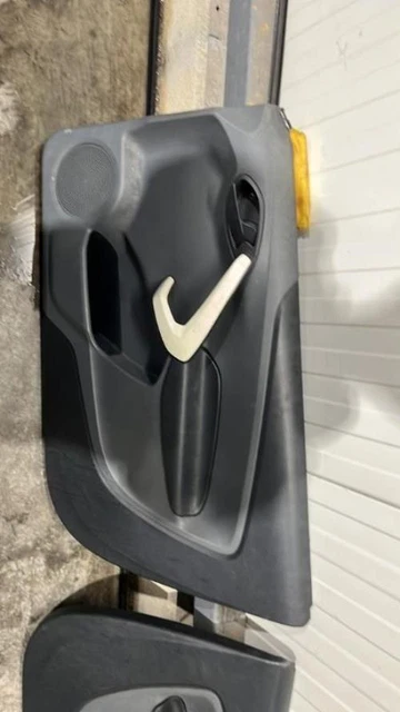 Porte Avant Droit Pour FORD KA 2 Phase 2 - Référence 1542363, Couleur Blanc, Occasion Bon état (sans Vitre/poignée)