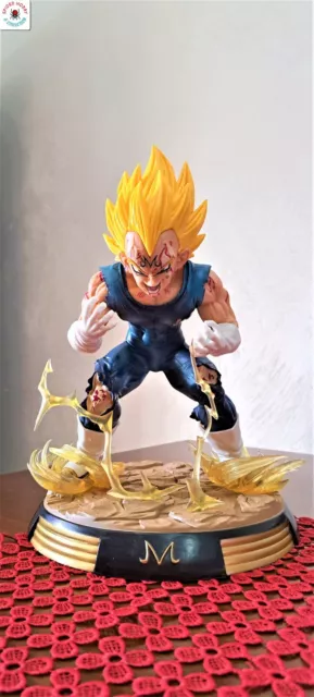 DRAGON BALL Z ACTION FIGURE MAJIN VEGETA super saiyan statua 27 CM base completa