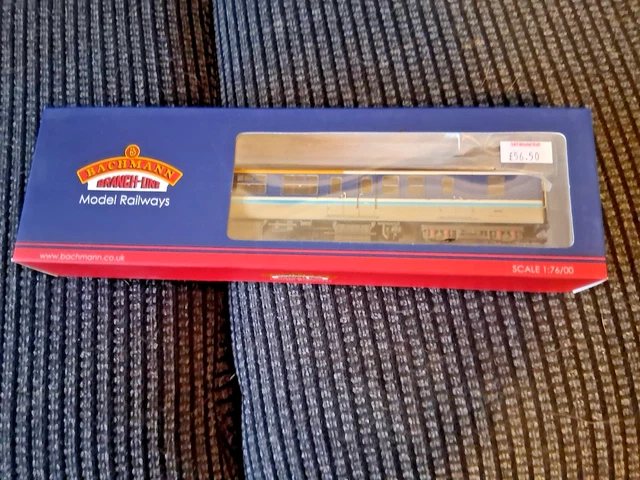 BACHMANN 39-413 MK2A Bfk Regional Railways Livery Wthd With Passengers ...