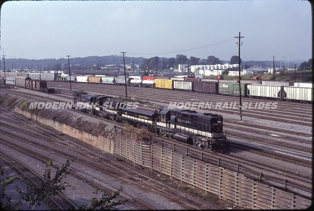 Original slide: SOU Southern 5205 GP38-2 Atlanta action