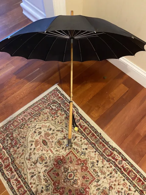 Antique/Vintage Gentleman’s Umbrella With Decorative Handle