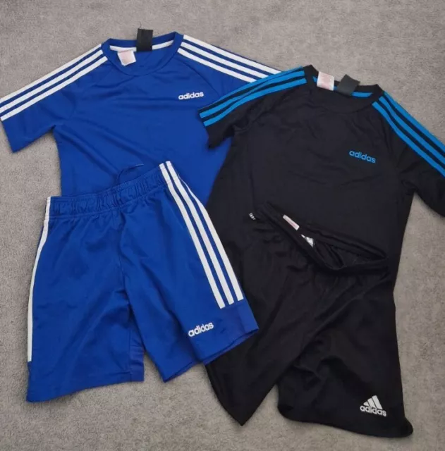 T-shirt e pantaloncini da ragazzo Adidas età 9-10 X 2 blu a righe bianche nere