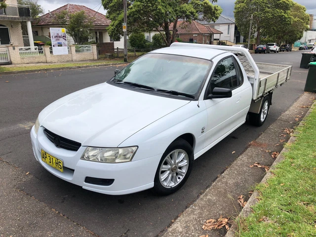 2004 Holden Commodore VZ Automatic Ute 2
