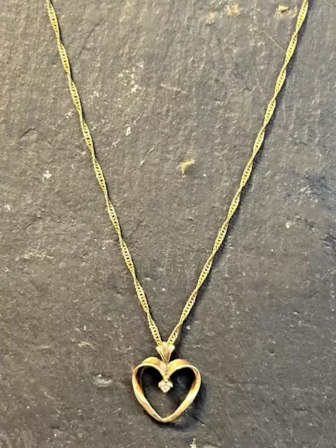 Solid 9Ct Gold 18 Inch Curb Twist Chain With Solid Gold Heart Pendant.2.7G