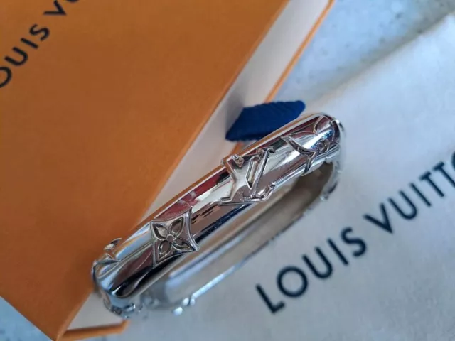 LOUIS VUITTON bracelet BLOOMING SUPPLE ARMBAND (M64858)…