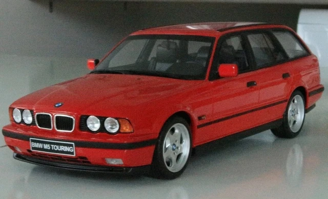 BMW 5er 530d E39 Touring Bleu Métallisé de 1997 au 1/18 de KK