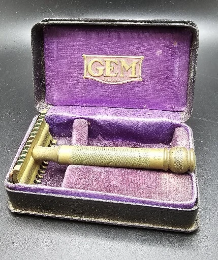 Vintage Gillette Silver Safety Razor PAT OFF 2 Made In USA Razor Sleeve W/Box