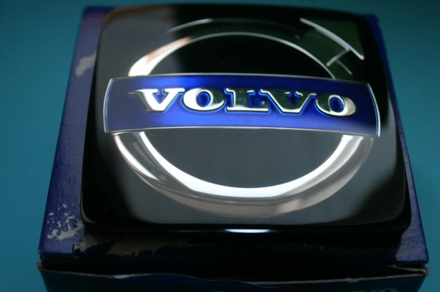 Genuine Volvo XC90 XC70 V50 V70 S80 S40 C30 Grill Badge 30655104 grille emblem 2