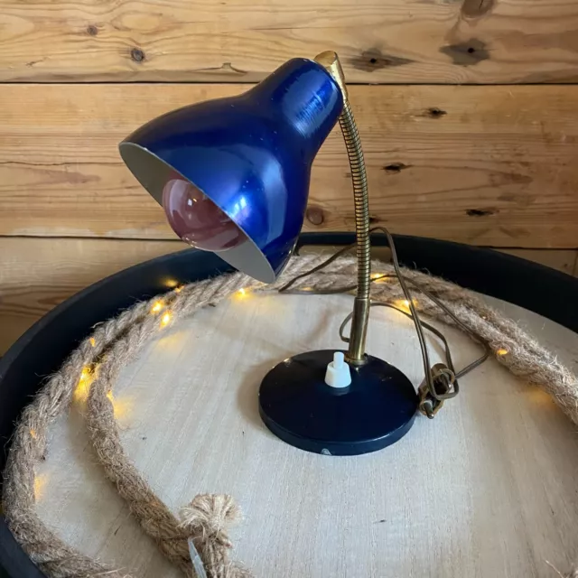 Jolie petite lampe de bureau vintage en métal de la marque ALUMINOR à Nice