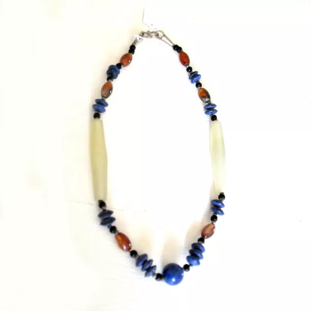 Collier VINTAGE en perles de lapis lazuli et cornaline - Longueur 40cm