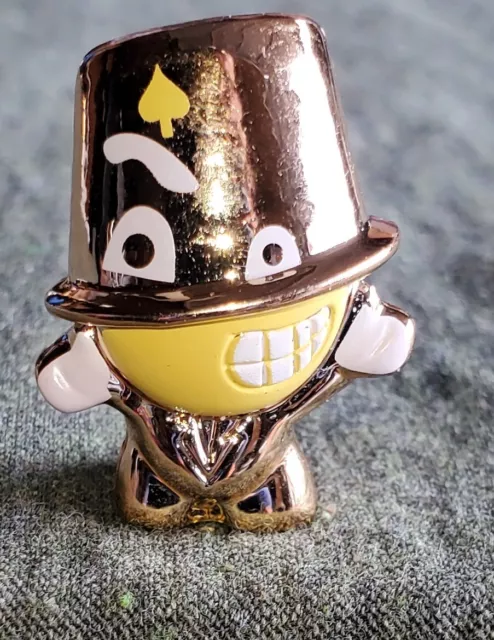 GoGo Crazy Bones Figure Gold Plated with a Top Hat Heart game play