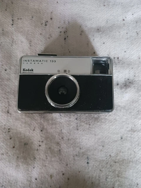 Kodak Eastman: Instamatic 133 Price Guide: estimate a camera value