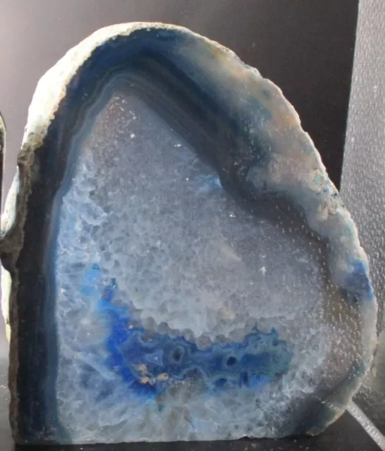 Beautiful FREESTANDING Blue Crystal/Agate ... over 1 KILO ... 15cm x 13.5 cm