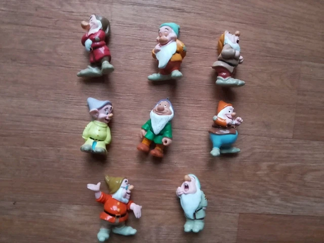 Lot De 8 Figurines Blanche-Neige Et Les 7 Nains – Sous Capsule YUJIN, Chine