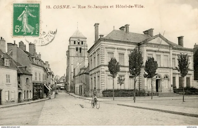 13497 cpa 58 Cosne - Rue St Jacques et ôtel de Ville