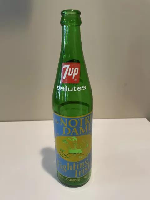 Vintage 1973~7up Commemorative 16oz Bottle ~Notre Dame Fighting Irish~10.7" Tall