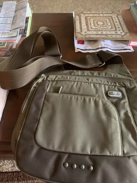 TUMI T-Tech Olive Green Ballistic Nylon Messenger Crossbody Travel Bag 5114MSS