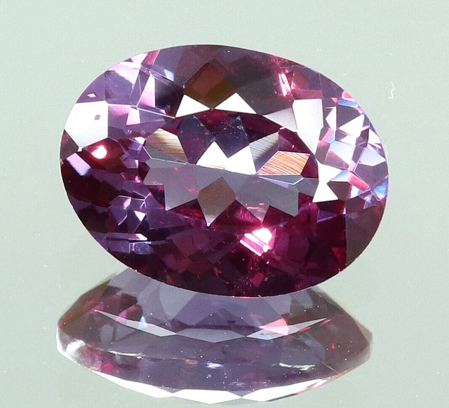 Pierre Précieuse Naturelle Bénitoïte Bleue 8,00 Carats - Taille Poire, œil Pur, Non Traitée - California