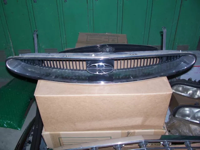 1995 1997 1999 Riviera Grill Oem Used Has Wear  Buick Part Number Grille Front