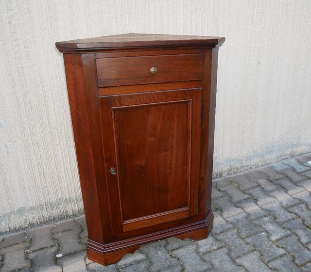 Cantonale/angoliera in noce in stile antico. Vintage