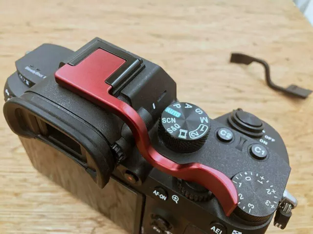 Aluminu Thumb Rest Thumb Up Grip Hot Shoe Cover For Sony A7M2 M3 A7R2 R3 RIII A9