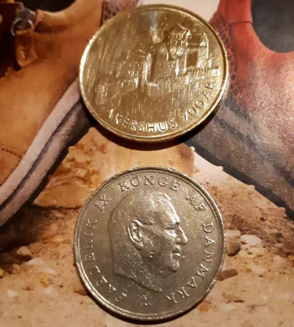 2 Münzen gebraucht aus dem Umlauf. 20 Kronen 1999 Norwegen,  1 Krone 1961 Dänema 2