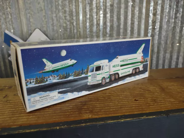 Hess 1999  Truck and Space Shuttle With Satellite NEW IN BOX  (A1) 3