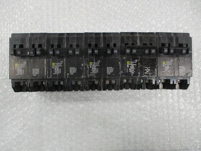 Lot Of 5 New Square D Homt2020230 Breakers