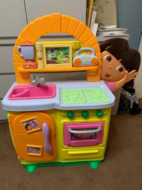 🍴FISHER PRICE *DORA THE EXPLORER* (2005) TALKING KITCHEN/Bilingual 🍴FISHER PRICE *DORA THE EXPLORER* (2005) TALKING KITCHEN/Bilingual